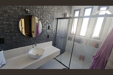 Casa para alugar com 315m², 5 quartos e 2 vagasBanheiro