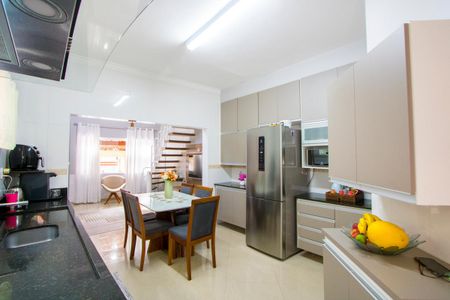 Casa à venda com 137m², 3 quartos e 2 vagasCozinha