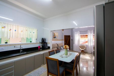 Casa à venda com 137m², 3 quartos e 2 vagasCozinha