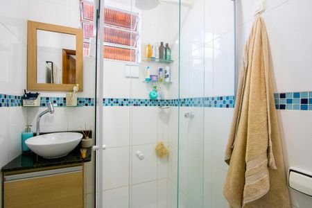 Casa à venda com 137m², 3 quartos e 2 vagasBanheiro do quarto 1