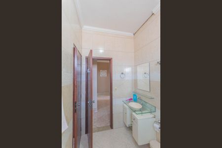 Casa para alugar com 275m², 5 quartos e 4 vagasBanheiro da Suíte