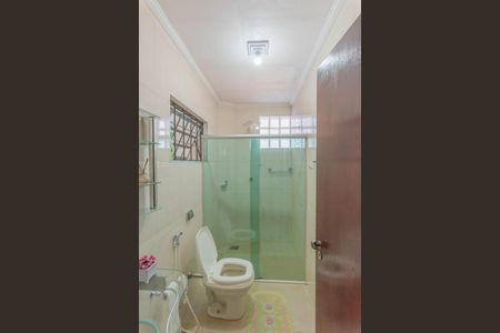 Casa para alugar com 275m², 5 quartos e 4 vagasBanheiro 