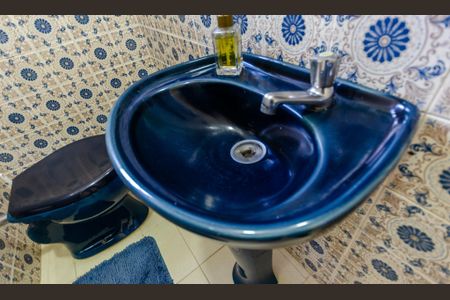 Casa à venda com 250m², 4 quartos e 2 vagas Casa à venda com 250m², 4 quartos e 2 vagasLavabo