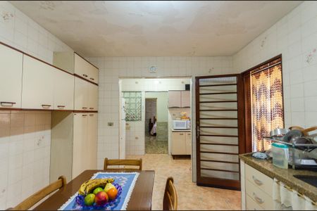 Casa à venda com 250m², 4 quartos e 2 vagas Casa à venda com 250m², 4 quartos e 2 vagasCozinha