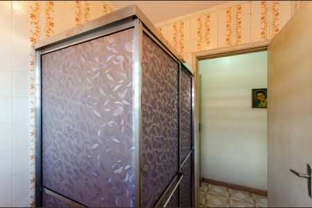Casa à venda com 250m², 4 quartos e 2 vagas Casa à venda com 250m², 4 quartos e 2 vagasSuíte 1 - Banheiro