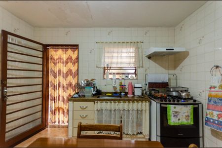 Casa à venda com 250m², 4 quartos e 2 vagas Casa à venda com 250m², 4 quartos e 2 vagasCozinha