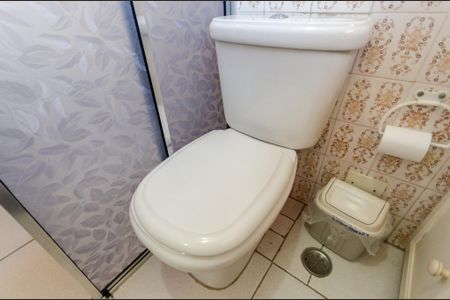 Casa à venda com 250m², 4 quartos e 2 vagas Casa à venda com 250m², 4 quartos e 2 vagasBanheiro