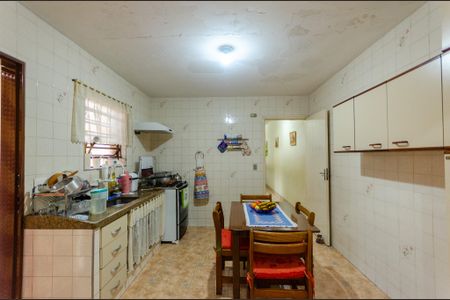 Casa à venda com 250m², 4 quartos e 2 vagas Casa à venda com 250m², 4 quartos e 2 vagasCozinha