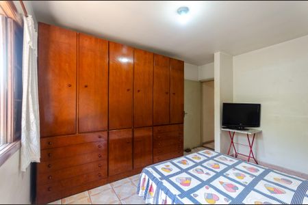 Casa à venda com 250m², 4 quartos e 2 vagas Casa à venda com 250m², 4 quartos e 2 vagasQuarto 2