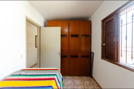 Casa à venda com 250m², 4 quartos e 2 vagas Casa à venda com 250m², 4 quartos e 2 vagasQuarto 1