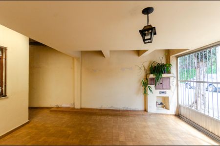 Casa à venda com 250m², 4 quartos e 2 vagas Casa à venda com 250m², 4 quartos e 2 vagasGaragem