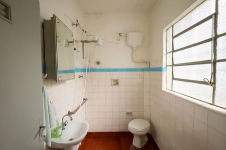 Banheiro  de casa para alugar com 1 quarto, 119m² em Vila Marari, São Paulo