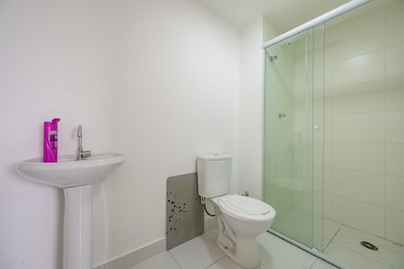 Studio para alugar com 41m², 1 quarto e sem vaga Studio para alugar com 41m², 1 quarto e sem vagaBanheiro da Suíte