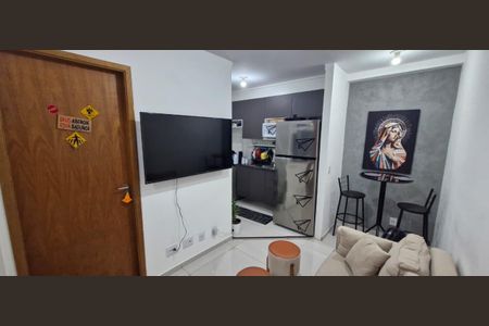 Sala de apartamento para alugar com 2 quartos, 37m² em Recanto das Rosas, Osasco