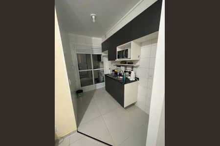 Cozinha de apartamento para alugar com 2 quartos, 37m² em Recanto das Rosas, Osasco