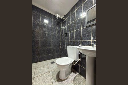 Apartamento para alugar com 60m², 2 quartos e sem vagaBanheiro