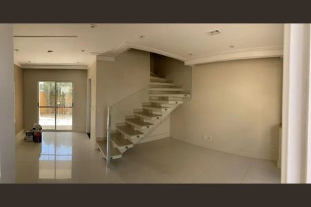 Casa de condomínio para alugar com 110m², 3 quartos e 2 vagasSala
