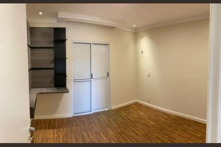 Casa de condomínio para alugar com 110m², 3 quartos e 2 vagasBanheiro