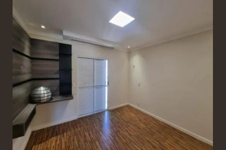 Casa de condomínio para alugar com 110m², 3 quartos e 2 vagasBanheiro