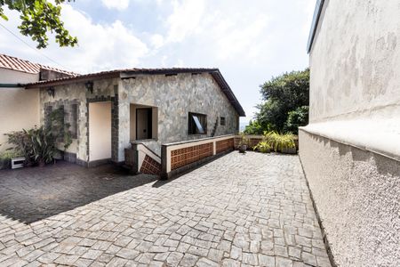 Casa à venda com 3 quartos, 200m² em Vila Ipojuca, São Paulo