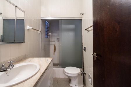 Casa à venda com 200m², 3 quartos e 3 vagas Casa à venda com 200m², 3 quartos e 3 vagasBanheiro