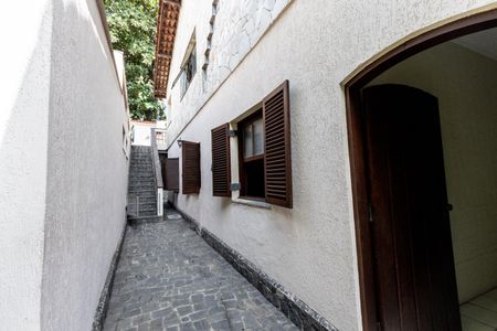 Casa à venda com 200m², 3 quartos e 3 vagas Casa à venda com 200m², 3 quartos e 3 vagasCorredor Externo