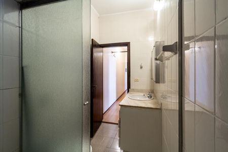 Casa à venda com 200m², 3 quartos e 3 vagas Casa à venda com 200m², 3 quartos e 3 vagasBanheiro