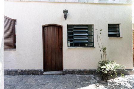 Casa à venda com 200m², 3 quartos e 3 vagas Casa à venda com 200m², 3 quartos e 3 vagasEdícula