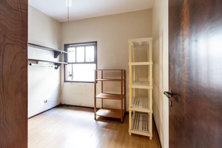 Casa à venda com 200m², 3 quartos e 3 vagas Casa à venda com 200m², 3 quartos e 3 vagasQuarto 2