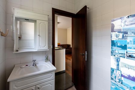 Casa à venda com 200m², 3 quartos e 3 vagas Casa à venda com 200m², 3 quartos e 3 vagasLavabo