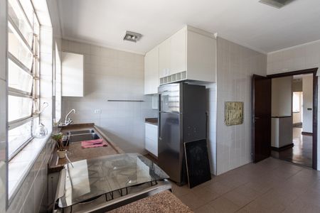 Casa à venda com 200m², 3 quartos e 3 vagas Casa à venda com 200m², 3 quartos e 3 vagasCozinha