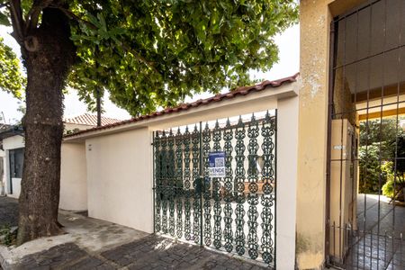 Casa à venda com 200m², 3 quartos e 3 vagas Casa à venda com 200m², 3 quartos e 3 vagasFachada da Casa