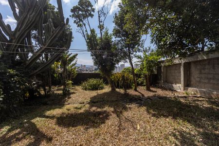 Casa à venda com 200m², 3 quartos e 3 vagas Casa à venda com 200m², 3 quartos e 3 vagasQuintal