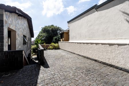 Casa à venda com 200m², 3 quartos e 3 vagas Casa à venda com 200m², 3 quartos e 3 vagasFachada da Casa