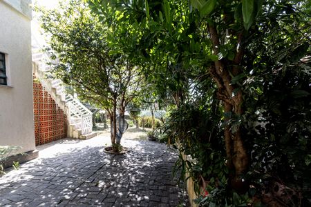 Casa à venda com 200m², 3 quartos e 3 vagas Casa à venda com 200m², 3 quartos e 3 vagasQuintal