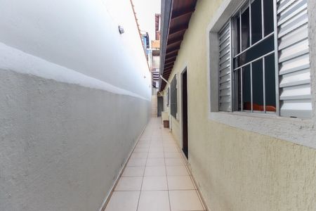 Casa à venda com 90m², 2 quartos e 1 vagaCorredor Externo