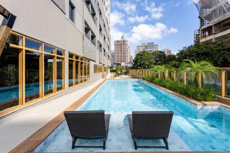 Apartamento à venda com 29m², 1 quarto e sem vaga Apartamento à venda com 29m², 1 quarto e sem vagaÁrea comum - Piscina