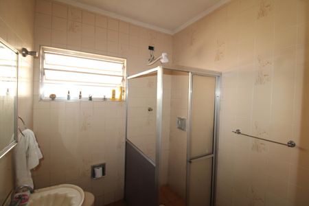 Casa à venda com 175m², 3 quartos e 3 vagasBanheiro da Suíte