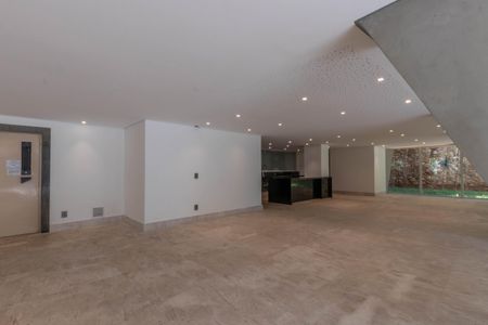 Apartamento à venda com 220m², 4 quartos e 2 vagas Apartamento à venda com 220m², 4 quartos e 2 vagasHall de entrada