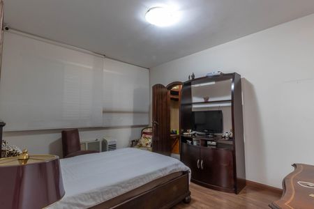 Apartamento à venda com 220m², 4 quartos e 2 vagas Apartamento à venda com 220m², 4 quartos e 2 vagasQuarto 4