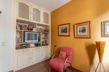 Apartamento à venda com 220m², 4 quartos e 2 vagas Apartamento à venda com 220m², 4 quartos e 2 vagasQuarto 2