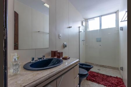 Apartamento à venda com 220m², 4 quartos e 2 vagas Apartamento à venda com 220m², 4 quartos e 2 vagasBanheiro