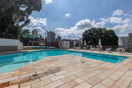 Apartamento à venda com 220m², 4 quartos e 2 vagas Apartamento à venda com 220m², 4 quartos e 2 vagasPiscina
