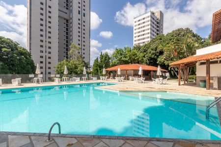 Apartamento à venda com 220m², 4 quartos e 2 vagas Apartamento à venda com 220m², 4 quartos e 2 vagasPiscina