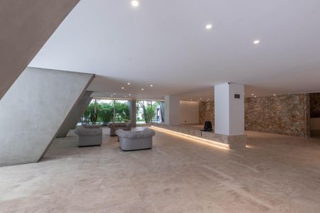 Apartamento à venda com 220m², 4 quartos e 2 vagas Apartamento à venda com 220m², 4 quartos e 2 vagasHall de entrada