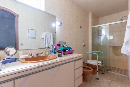 Apartamento à venda com 220m², 4 quartos e 2 vagas Apartamento à venda com 220m², 4 quartos e 2 vagasBanheiro