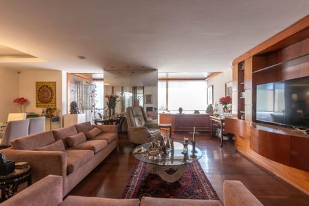 Apartamento à venda com 220m², 4 quartos e 2 vagas Apartamento à venda com 220m², 4 quartos e 2 vagasSala
