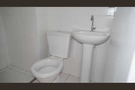 Banheiro de apartamento à venda com 2 quartos, 35m² em Vila Rosalia, Guarulhos