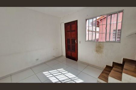 Casa para alugar com 60m², 2 quartos e 1 vaga