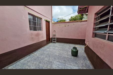 Casa para alugar com 60m², 2 quartos e 1 vaga